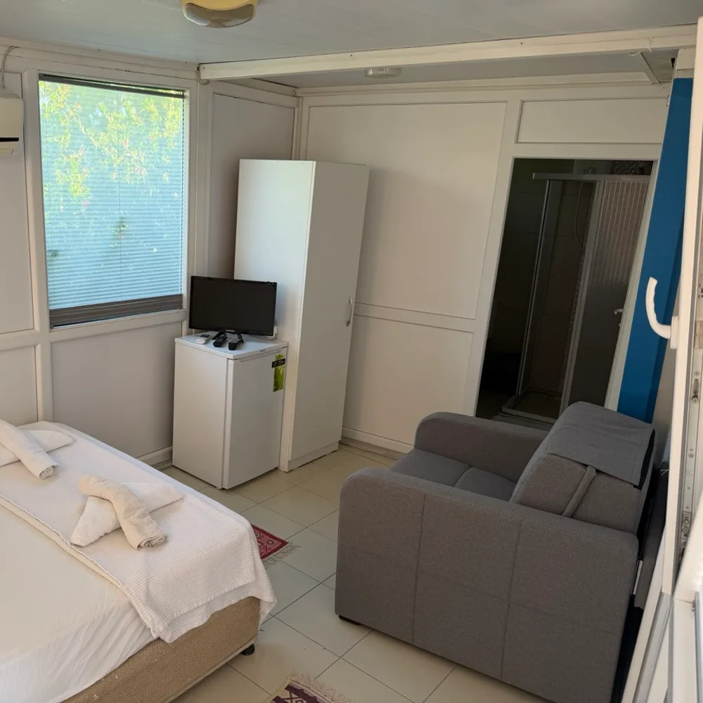 Kafkas Motel Erdek deluxe oda iç mekan görünümü