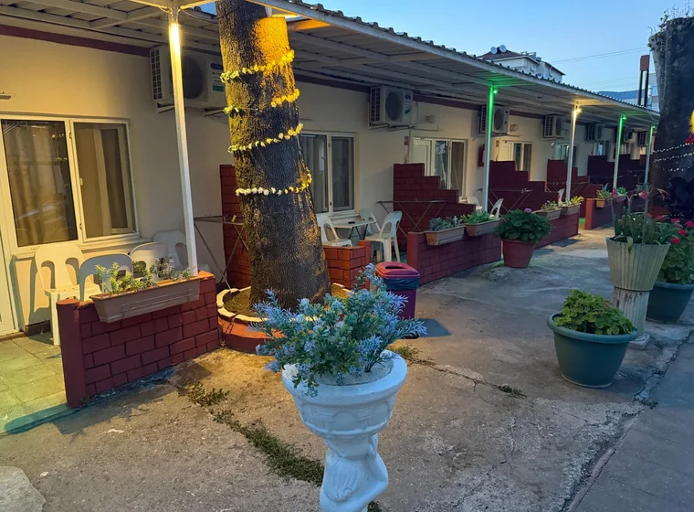 Kafkas Motel bahçe odası