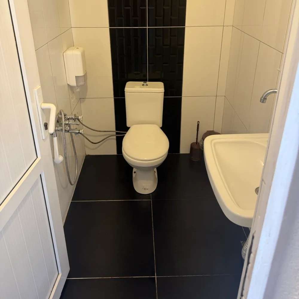 Kafkas Motel Erdek standart oda banyo görünümü